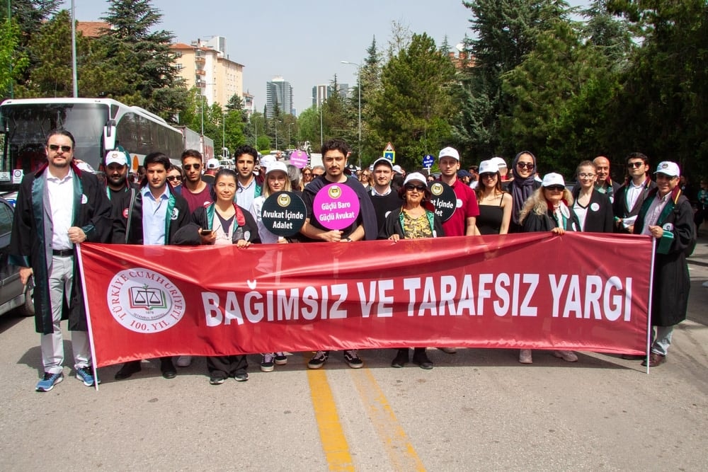 Binlerce Meslektaşımızla “Avukat İçin de Adalet” İçin Ankara’da Bir Araya Geldik - 17