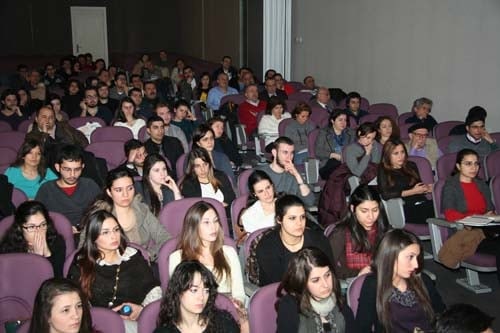 İstanbul Barosu Dış İlişkiler Merkezi Tarafından Düzenlenen
“Sınırlar Ve Sığınmacılar: Bir Suriye Örneği “ Konulu Toplantı Yapıldı - 66