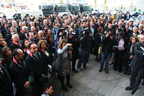 Adalet Dilenmiyoruz: Direniyoruz!
 - 2