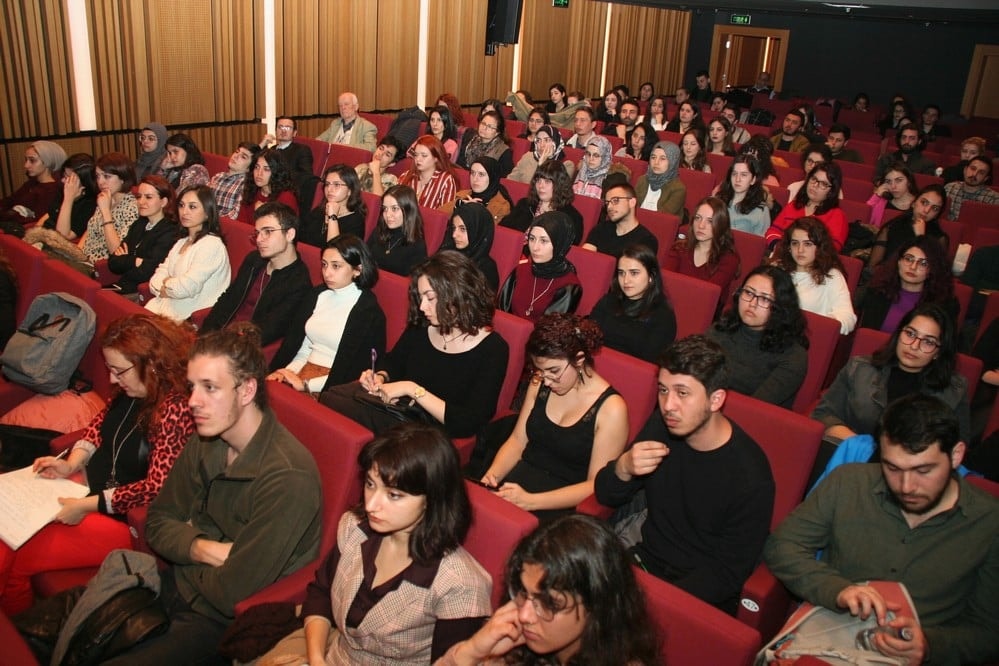 İş Yerinde Kadın: Sömürü, Mobbing, Şiddet ve Taciz - 11