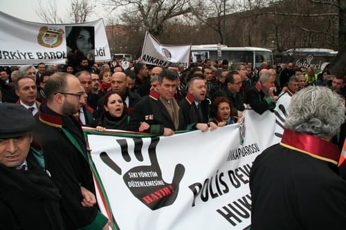 Polis Devleti Değil Hukuk Devleti

 - 11