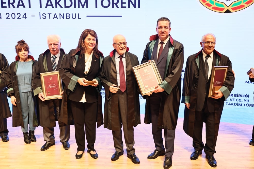 Meslekte 40, 50 ve 60 Yılını Dolduran Meslektaşlarımıza Plaket Verildi - 86