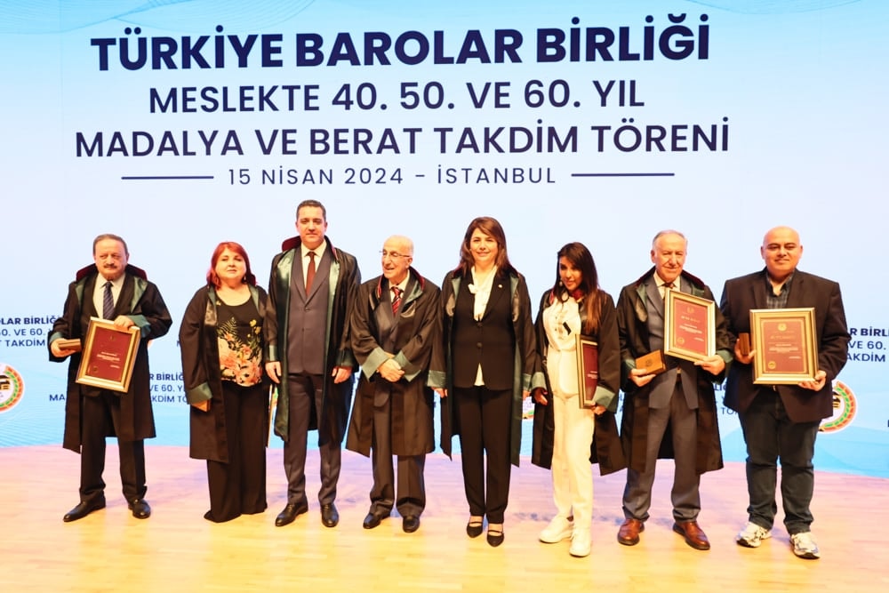 Meslekte 40, 50 ve 60 Yılını Dolduran Meslektaşlarımıza Plaket Verildi - 299