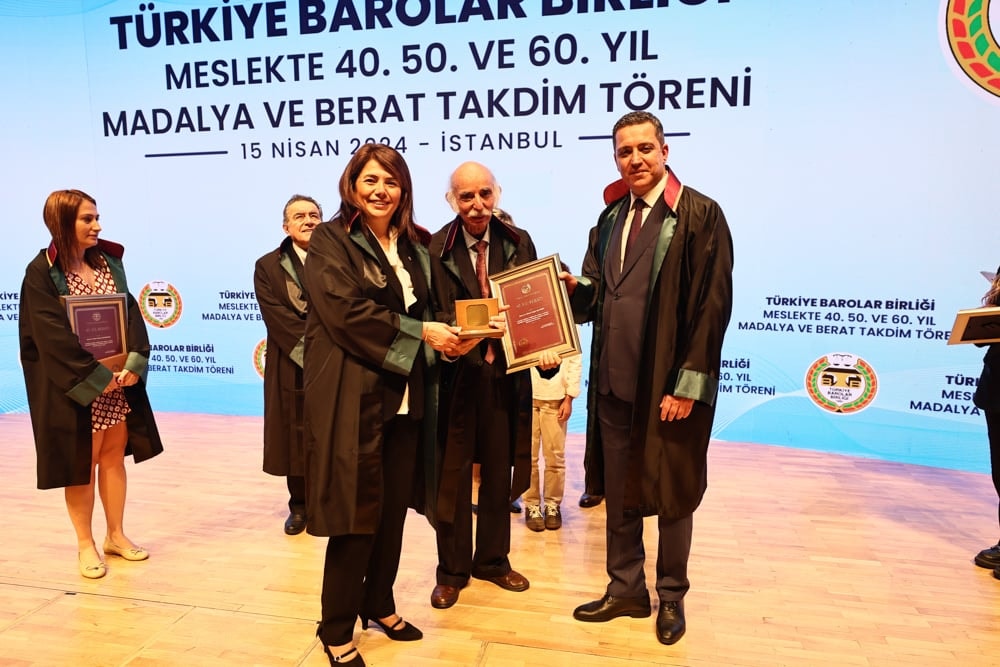 Meslekte 40, 50 ve 60 Yılını Dolduran Meslektaşlarımıza Plaket Verildi - 235