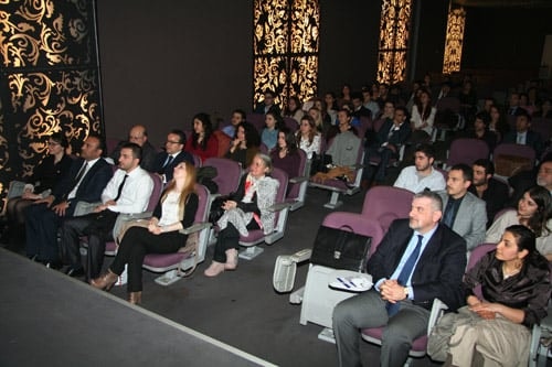 27. Dönem Hukuk İngilizcesi Ve Terminolojisi Derslerini Tamamlayan Avukat Ve Stajyer Avukatlara Katılım Belgeleri Verildi - 23