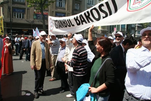 1 Mayıs’Ta Yine Taksim’Deydik
 - 19