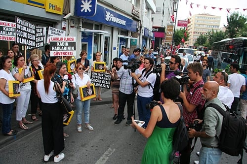 Kampanyada Toplanan Bir Milyonu Aşkın İmza 
Tbmm Başkanlığına Gönderildi - 13