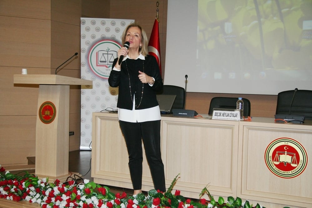 Çocuk Hukuku Konulu Sertifika Programı Yapıldı - 100