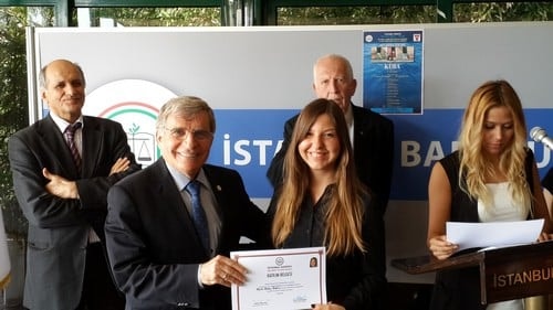 29. Dönem Hukuk İngilizcesi Ve Terminolojisi Derslerini Tamamlayanlara Katılım Belgeleri Verildi 
 - 44