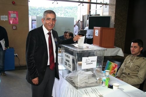 Ümit Kocasakal İstanbul Barosu Başkanlığına Yeniden Seçildi 

 - 228