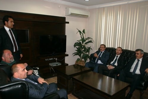 İstanbul Barosu Başkan Ve Yönetim Kurulu Üyeleri, Acıyı Paylaşmak, İncelemelerde Bulunmak İçin Soma’Daydı

 - 17