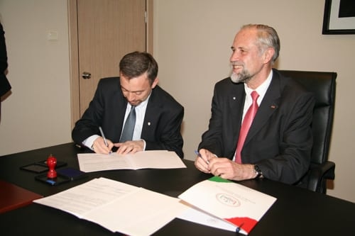 İstanbul Ve Frankfurt Baroları Arasında İşbirliği Sözleşmesi İmzalandı

 - 11