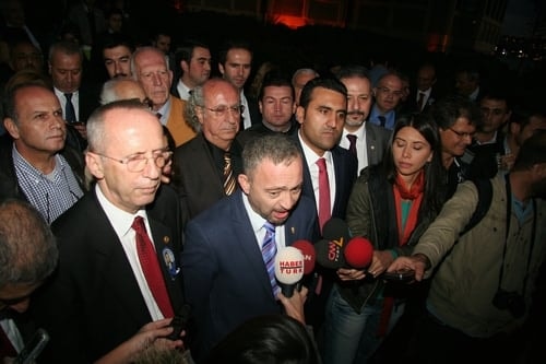 Ümit Kocasakal İstanbul Barosu Başkanlığına Yeniden Seçildi 

 - 377