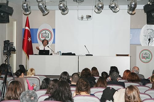 “Kadın Hakları Ve Aile İçi Şiddet” Konulu Sertifika Programı Devam Ediyor

 - 29