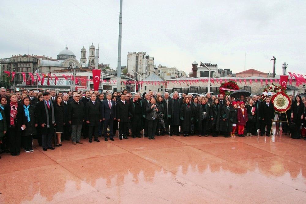 İstanbul Barosu, 23 Nisan Ulusal Egemenlik ve Çocuk Bayramında Taksim Cumhuriyet Anıtındaydı - 59