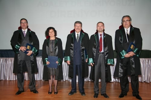 Mesleklerinde 25, 30, 35 Yılını Dolduran Toplam 693 Meslektaşımıza Plaket Verildi
 - 45