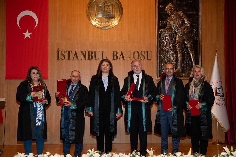 Meslekte 25, 30 ve 35 Yılını Dolduran Meslektaşlarımıza Plaket Verildi - 129