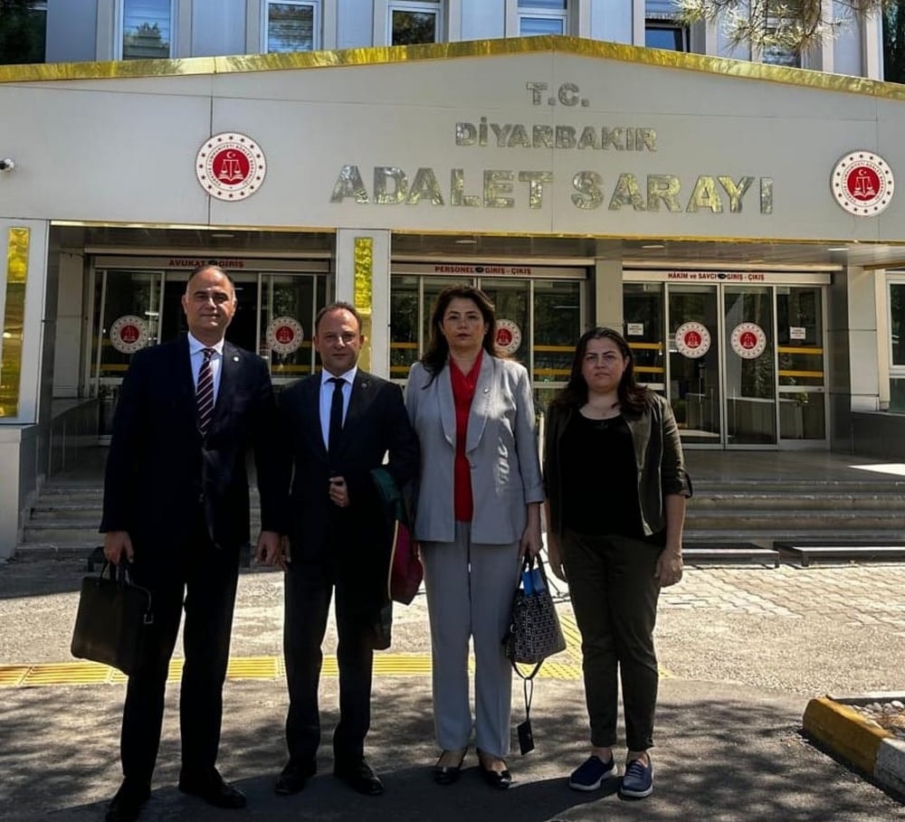 İstanbul Barosu Başkan ve Yöneticileri Tahir Elçi Cinayeti Davasinin Karar Duruşmasına Katıldı - 3