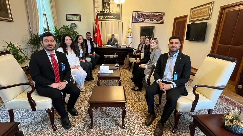 Genç Avukatlar Merkezimiz “Genç Avukatlara Yeni İş Alanları Yaratmayı Amaçlayan” Kanun Teklifini ve 9. Yargı Paketinde Adli Yardıma İlişkin Düzenlemeyi TBMM’de Grubu Bulunan Partilerle Görüştü - 4