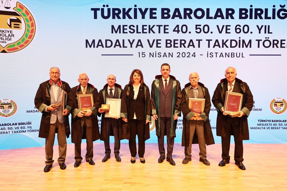 Meslekte 40, 50 ve 60 Yılını Dolduran Meslektaşlarımıza Plaket Verildi - 163