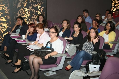 Kadın Hakları Ve Aile İçi Şiddet Konulu Sertifika Programı Devam Ediyor

 - 47