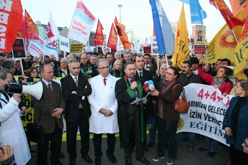 4+4+4 Dayatması Yürüyüşle Protesto Edildi

 - 31