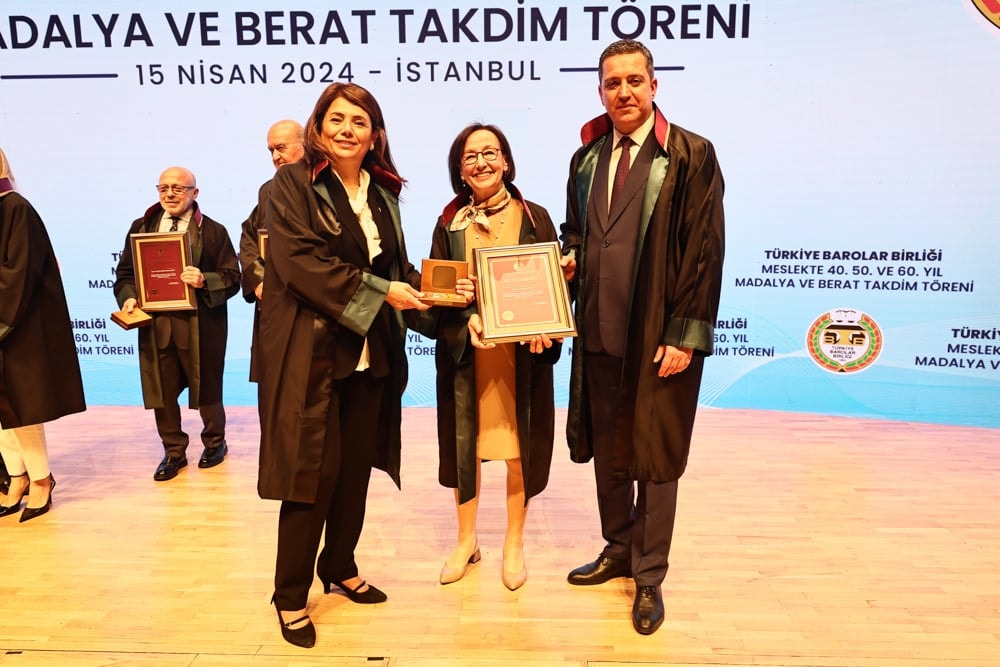 Meslekte 40, 50 ve 60 Yılını Dolduran Meslektaşlarımıza Plaket Verildi - 212