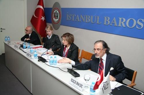 Devrim Yasalarının İçi Boşaltılıyor

 - 12