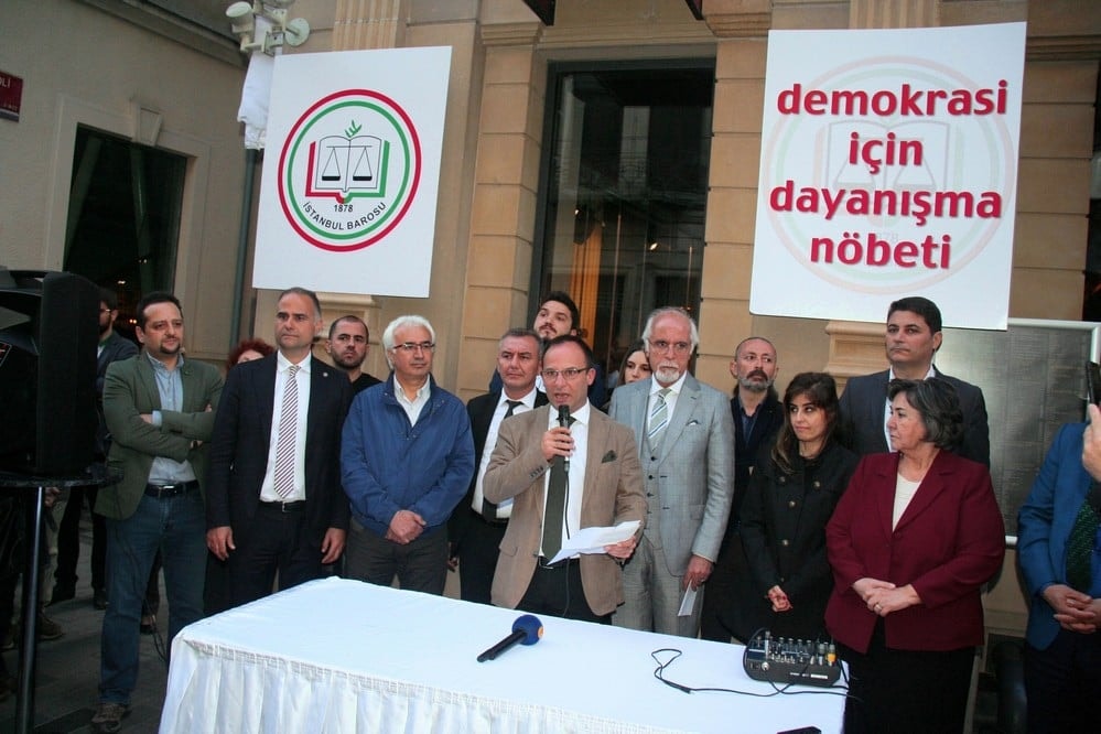 Demokrasi ve Dayanışma Nöbeti Devam Ediyor - 15