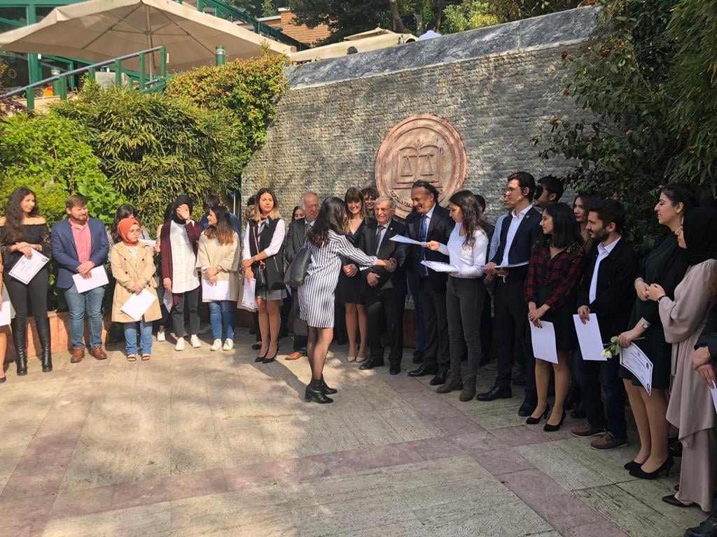 41. Dönem Hukuk İngilizcesi ve Terminoloji Derslerine Katılanlara Törenle Belgeleri Verildi - 5