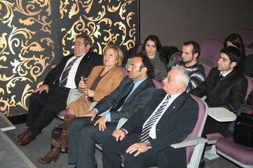 16. Dönem İngilizce Derslerine Katılanlara Katılım Belgeleri Verildi - 1