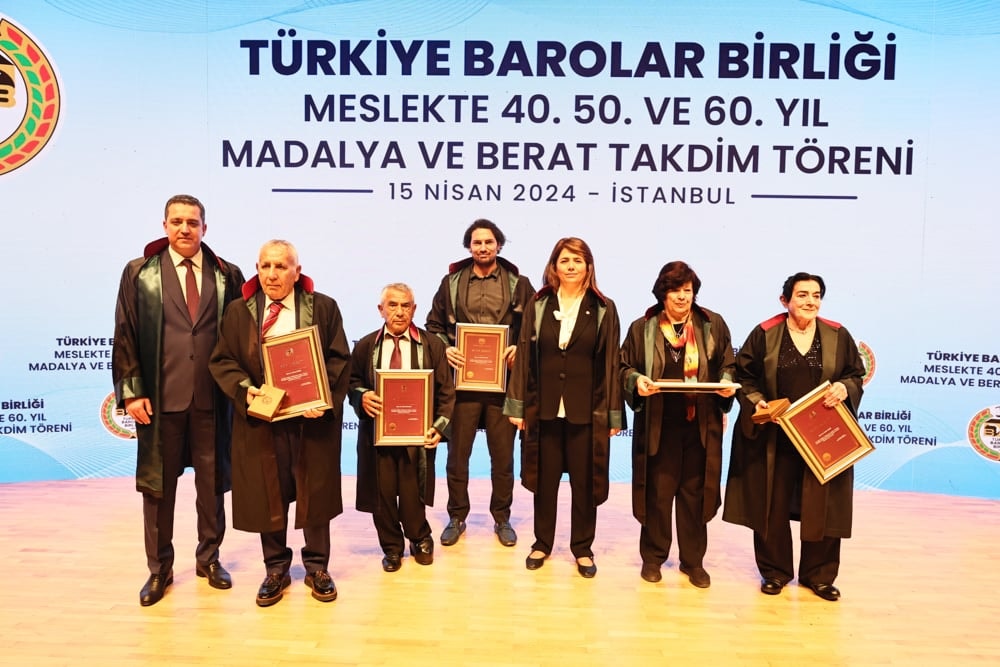 Meslekte 40, 50 ve 60 Yılını Dolduran Meslektaşlarımıza Plaket Verildi - 327