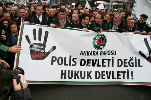 Polis Devleti Değil Hukuk Devleti

 - 2