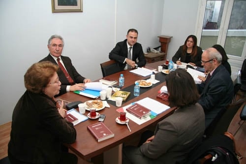 Staj Eğitim Merkezinde Nöbet Değişimi

 - 2