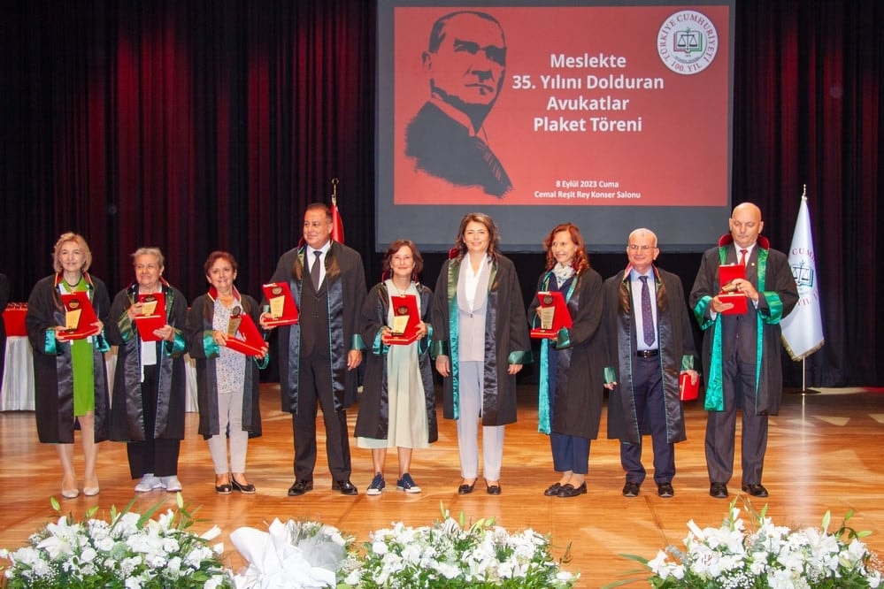 Meslekte 25, 30 ve 35 Yılını Dolduran Meslektaşlarımıza Plaket Verildi - 14