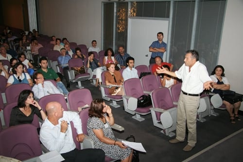 Sağlık Çalışanları, Diğerlerinden
16 Kat Daha Fazla Şiddet Görüyor - 22