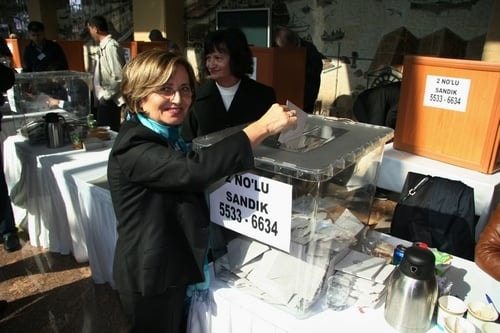 Ümit Kocasakal İstanbul Barosu Başkanlığına Yeniden Seçildi 

 - 255