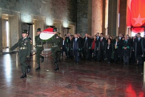 İstanbul Barosu Heyeti Anıtkabir’De Ata’Nın Huzurunda

 - 26