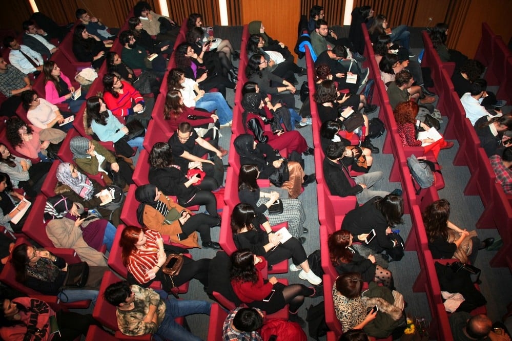 İş Yerinde Kadın: Sömürü, Mobbing, Şiddet ve Taciz - 4