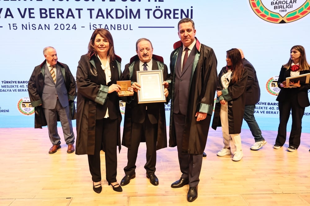 Meslekte 40, 50 ve 60 Yılını Dolduran Meslektaşlarımıza Plaket Verildi - 294