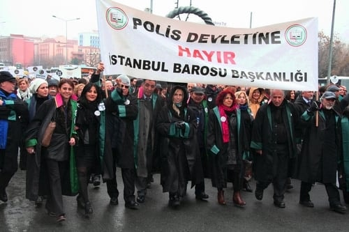 Polis Devleti Değil Hukuk Devleti

 - 40