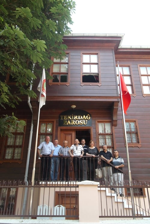 Hâkim Ve Savcıların Savunma Hakkını Kısıtlaması Kaygı Vericidir
 - 2