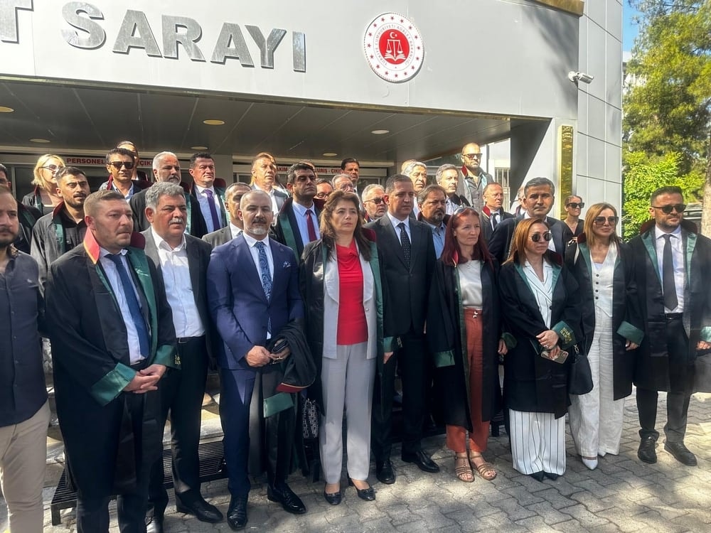 İstanbul Barosu Başkan ve Yöneticileri Tahir Elçi Cinayeti Davasinin Karar Duruşmasına Katıldı - 4