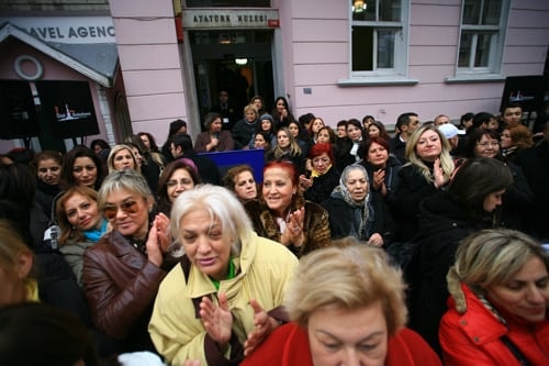 Kadına Yönelik Şiddetin Ortadan Kaldırılması İçin  Uluslar Arası Dayanışma Günü
 - 5