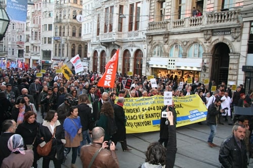 4+4+4 Dayatması Yürüyüşle Protesto Edildi

 - 16
