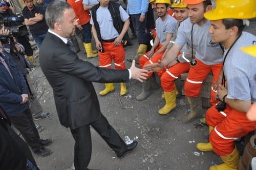 İstanbul Barosu Başkan Ve Yönetim Kurulu Üyeleri, Acıyı Paylaşmak, İncelemelerde Bulunmak İçin Soma’Daydı

 - 83