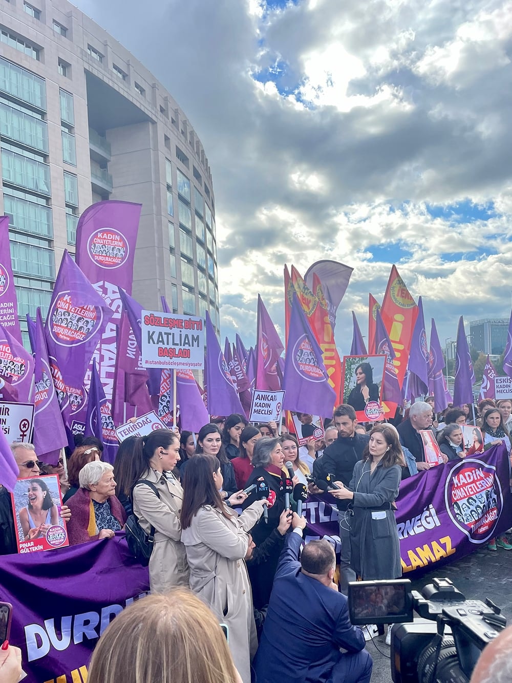 Kadın Cinayetlerini Durduracağız Derneği Davası 11 Ocak 2023’e ertelendi - 4