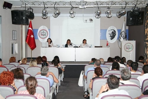 Sağlık Çalışanları, Diğerlerinden
16 Kat Daha Fazla Şiddet Görüyor - 35