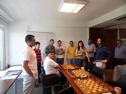 Satrançta Dostluk Kazandı

 - 2