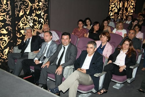 Cumartesi Forumları Sona Erdi
 - 1